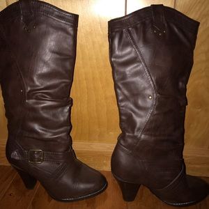 Heeled boots